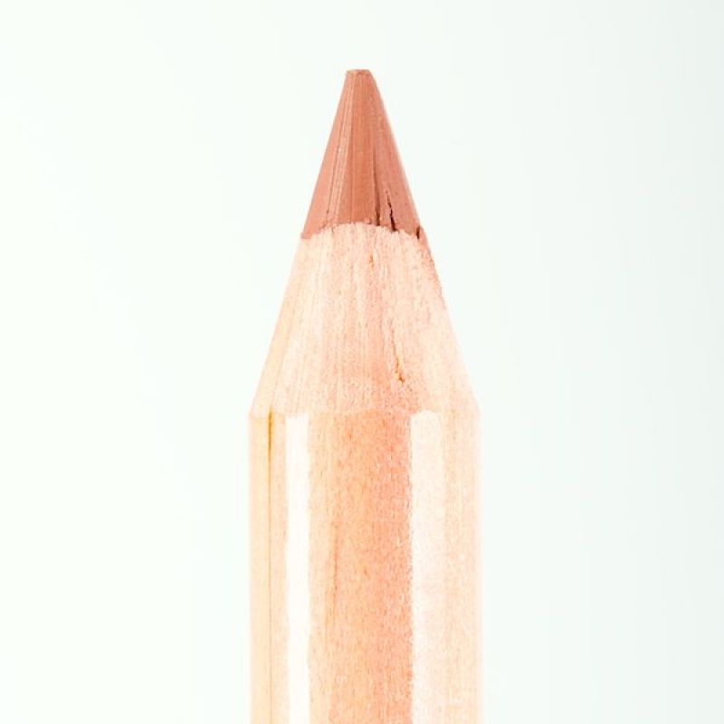 Профессиональный контурный карандаш для губ Miss Tais 765