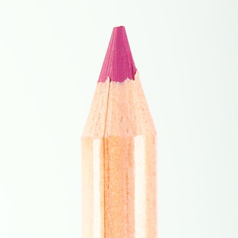 Профессиональный контурный карандаш для губ Miss Tais 766