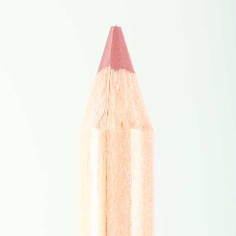 Профессиональный контурный карандаш для губ Miss Tais 769