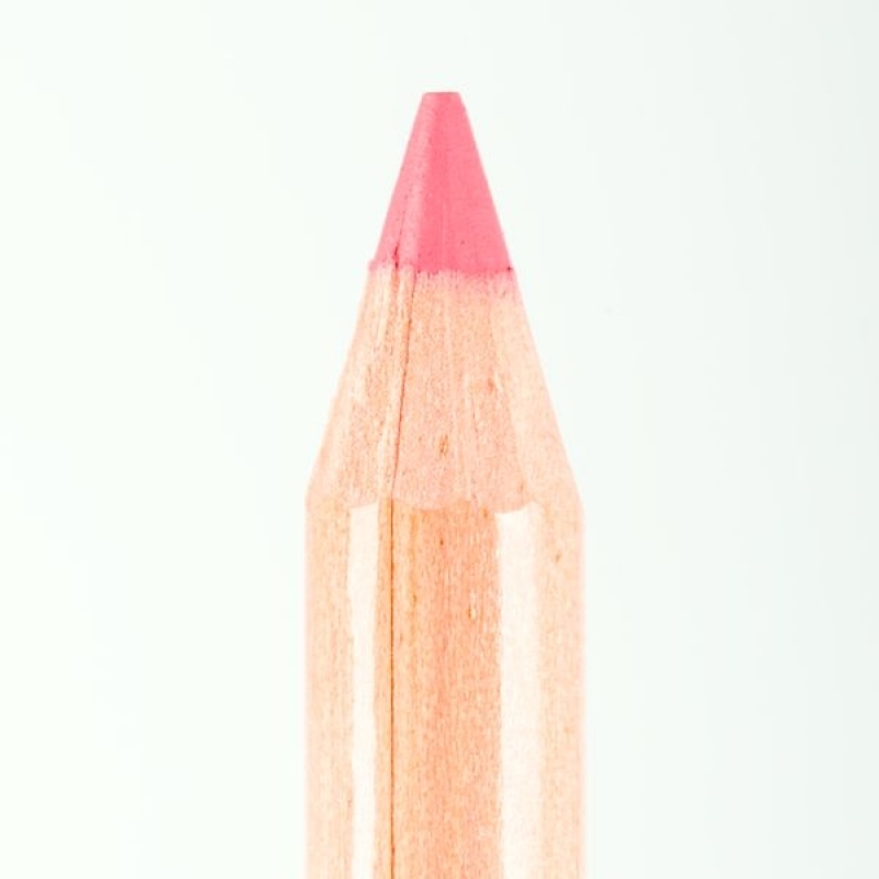 Профессиональный контурный карандаш для губ Miss Tais 777